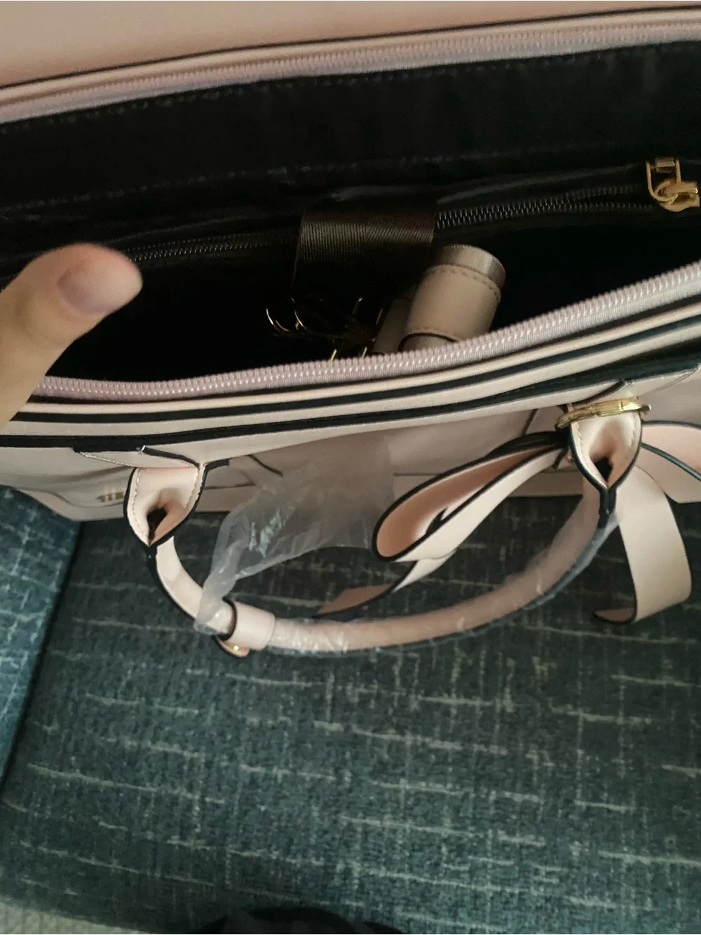 Huge pink bag that fits a laptop